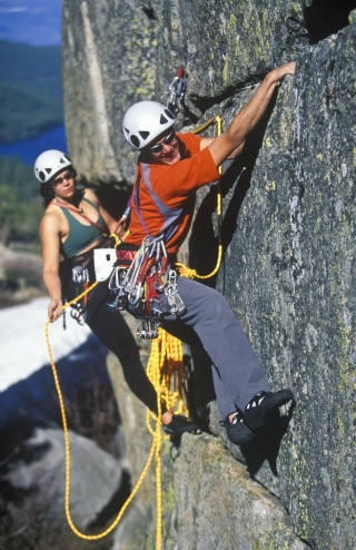  Escalada en acantilados al aire libre